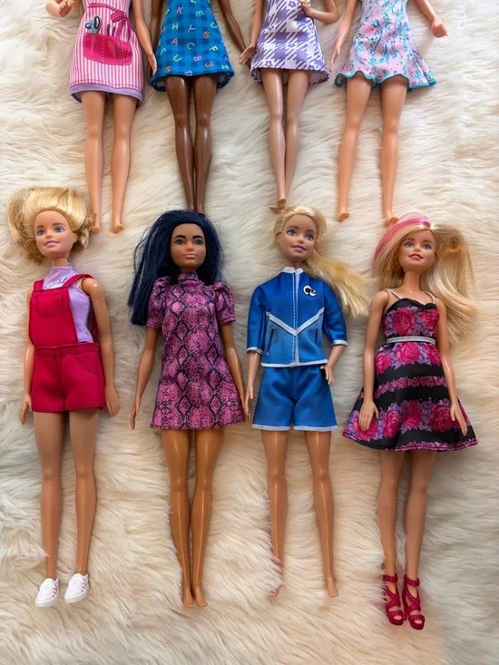 Barbie’s bundle - Picture 3 of 3